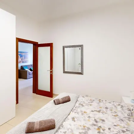 Lovely Seaside Apt Balluta Bay Daire *